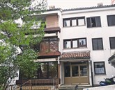 V petek se je v stanovanjskem bloku na Kozlovičevi 11 v Kopru zgodila tragedija Foto: Tomaž Primožič/Fpa