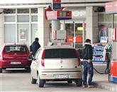 Drobnoprodajne cene naftnih derivatov v Sloveniji se bodo opolnoči znižale Foto: Leo Caharija