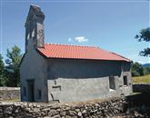 Cerkev v Naklem: še preden je postala kulturni spomenik, so se tega zavedli domačini in jo  temeljito obnovili  Foto: Tomo Šajn