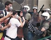 Grški parlament kljub protestom potrdil varčevalni načrt