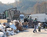 Kaže, da preden bodo v Stari Gori gradili regijski center za ravnanje z odpadki, bo treba premagati kar nekaj ovir Foto: Leo Caharija