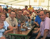 V SDS so v nedavnem odzivu na izstopa Franca Pojbiča in Pavla Ruparja zapisali, da so z več kot 30.000 člani največja stranka v Sloveniji Foto: STA