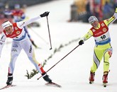 V sprintu pogosto odločajo centimetri, kar je že večkrat izkusila Vesna Fabjan (desno) Foto: Reuters