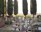 Na kortežanskem  pokopališču so zadnji pokop   opravili  pred dvema mesecema,  v  star grob, sicer bi že morali uporabiti mestno pokopališče Foto: Mirjana Cerin