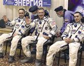 Proti Mednarodni vesoljski postaji (ISS) so poleteli Američan Dan Burbank ter Rusa Anton Škaplerov in Anatolij Ivanišin Foto: Reuters