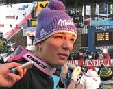  Sezona 2013/14 je po padcu na današnjem smuku v Lenzerheideju zaradi poškodbe rame in komolca končana za nemško alpsko smučarko Mario Höfl-Riesch Foto: Simon Maljevac