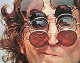 Kitara Johna Lennona prodana za 408.000 dolarjev