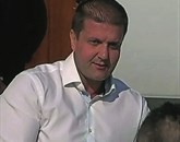 Balkanski “kralj kokaina” Darko Šarić, ki se je minuli torek predal srbskim oblastem, je danes prvič stopil pred sodnika Foto: Mup Čg