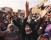 Množica na Tahrirju raste