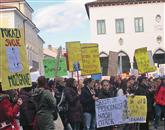 V Kopru se je zbralo več kot tisoč protestnikov