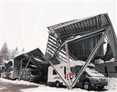 V Novem mestu se je pod težo snega zrušil nadstrešek podjetja Adriamobil, na katerem je bila tudi sončna elektrarna Foto: STA