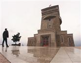 Spomenik na Cerju je dokončan, slovesno pa ga bodo pod pokroviteljstvom predsednika države Danila Türka odprli 17. septembra.   Foto: Leo Caharija