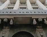 Stresni testi, ki potekajo v 10 slovenskih bankah, zajemajo tri pomembna področja. Gre za obširen pregled kakovosti sredstev - tako imenovan AQR pregled - ter za “Bottom up” stresne teste in “Top down challenge”, so danes sporočili iz Banke Slovenije Foto: STA