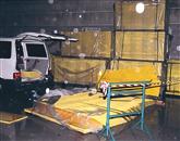 Novembra 2010 se je na odprtem skladiščen prostoru na obrobju Trsta zgodila tragična nesreča. Opažne plošče so pod seboj pokopale 45-letnega Dekančana.  Foto: Kroma