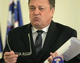 Ljubljanski župan Zoran Janković ne podpira trgovanja z ministri, ki ga predlaga prvak Desusa Karl Erjavec Foto: Daniel Novakovic
