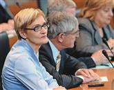 Na včerajšnji izredni seji je v poslanske klopi sedla tudi Novogoričanka Mirjam Bon Klanjšček 