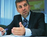 Član uprave Vzajemne Neven Cvitanović je dejal, da od marca sklenitev novih zavarovanj v Vzajemni presega število odpovedi Foto: STA