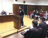 Matjaža Trampuža (za pultom) je senat zaradi dveh ropov obsodil na dve leti in pol, tožilstvo je zanj predlagalo šest let zapora Foto: Tomaž Primožič/Fpa