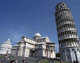 Italijanski turistični magnet, poševni stolp v Pisi, naj bi po dolgotrajni obnovi, ki se je začela leta 1990, varen za naslednjih 200 do 300 let 