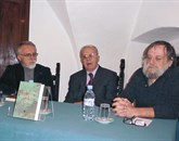Knjigo so predstavili (z leve) Silvester Gaberšček, Vasja Klavora in Zdravko Duša  Foto: Neva Blazetič
