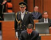 Pahor si bo prizadeval za dogovor politike o ukrepih za izhod iz krize    