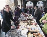 Žensko društvo Bedem je obiskovalcem ponudilo dobrote bosanske kuhinje Foto: Sonja Ribolica