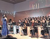 Gospel diva Sheritta Duran in Big band Nova ter Singgirls   na sobotnem koncertu v Bukovici     Foto: Bogomir Rusjan