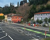  Na parkirišču in cesti je nov asfalt,  obnovili so talno signalizacijo in uredili robnike ob zelenici Foto: Občina Piran