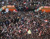 Množica na trgu Tahrir je vse večja Foto: Amr Abdallah Dalsh