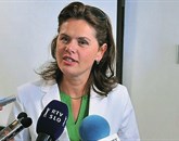 Alenka  Bratušek je danes po seji vlade dejala, da je  “popolnoma neprimerno, da kateri koli funkcionar kandidira za mesto v gospodarski družbi” Foto: STA