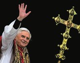 Prejšnji papež Benedikt XVI. je v dveh letih zaradi zlorab otrok razrešil duhovniškega poklica skoraj 400 duhovnikov 