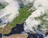 Nad Sredozemljem se zadržuje ciklonsko območje 