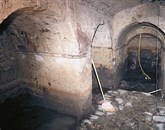  Najdba podzemnega hodnika in stranskih niš je pred skoraj sedmimi leti zaustavila obnovo godbenega doma  Foto: Zdravko Primožič/Fpa
