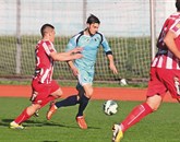 Amedej Vetrih (v  modrem dresu) je proti Crveni zvezdi stopil na igrišče v drugem polčasu Foto: Leo Caharija