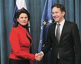 Alenka Bratušek s šefom evroskupine Jeroen Dijsselbloem Foto: STA