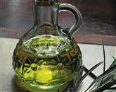 Evropska komisija je umaknila predlog za prepoved oljčnega olja v odprtih steklenicah v restavracijah, ki je bil tarča kritik, da je smešen in neživljenjski ter da Bruselj z njim rešuje umetno ustvarjene probleme Foto: Ivan Merljak