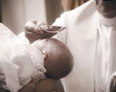 S peticijo proti krstu otrok