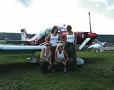 Ženska letalska sekcija Electra in najnovejši model letala Robin Ecoflyer Foto: Valentina Cigale
