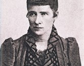 Pavlina Pajk je svoje literarno ustvarjanje začela v Solkanu, kjer je živela pri stricu Matiji Doljaku 