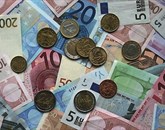 V predlogu sprememb proračuna za leto 2014 vlada načrtuje 8,63 milijarde evrov prihodkov, kar je 221 milijonov evrov več kot zdaj 