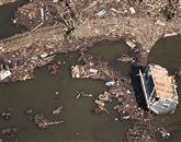 Po katastrofalnem cunamiju, ki je 11. marca lani prizadel Japonsko, je v Tihi ocean odneslo ogromne količine razbitin in smeti. Z obale Aljaske poročajo, da so jih dosegli prvi odpadki. Foto: Kim Kyung-Hoon