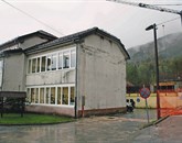 Osnovna šola Črni Vrh  je po zimskih meritvah sodeč najbolj obremenjena s sevanjem plina radona
 
 Foto: Saša Dragoš