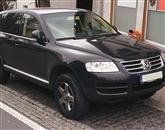 43-letni Nemec je izolskim policistom prijavil, da so mu ukradli avtomobil znamke VW tuareg, črne barve, ki je bil parkiran na Levstikovi ulici v Izoli. Fotografija je simbolična. 