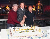 Včasih so še skupaj rezali torto v čast koprskega nogometa - (z leve) Milan Mandarić, Boris Popovič in Mladen Rudonja Foto: Tomaž Primožič/Fpa