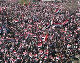 Protestniki v Basri Foto: Reuters