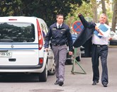 Dušana Črnigoja je pravosodni policist tudi na včerajšnje sojenje  pripeljal  iz koprskega zapora, kjer prestaja kazen v zadevi Čista lopata Foto: Leo Caharija
