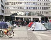 Protestniki že en mesec vztrajajo pred ljubljansko borzo Foto: STA