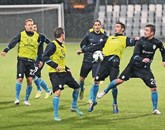 Slovenska nogometna reprezentanca je včeraj opravila prvi trening v Reykjaviku Foto: Primož Lovrič