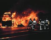 Na avtocesti med Razdrtim in Postojno je požar uničil  avtobus (Fotografija je simbolična) Foto: Uroš Bostič