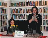 Na dobrodošlici Miri je svoje pesmi prebirala tudi koprska pesnica Ines Cergol   Foto: Robi Šabec